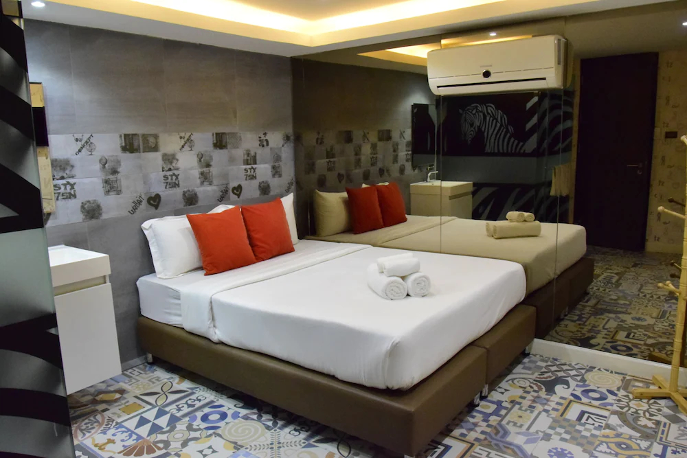 Double Five Hostel