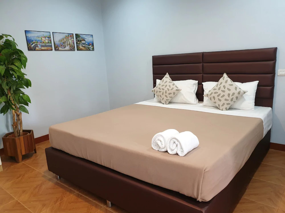 Friend's House Resort