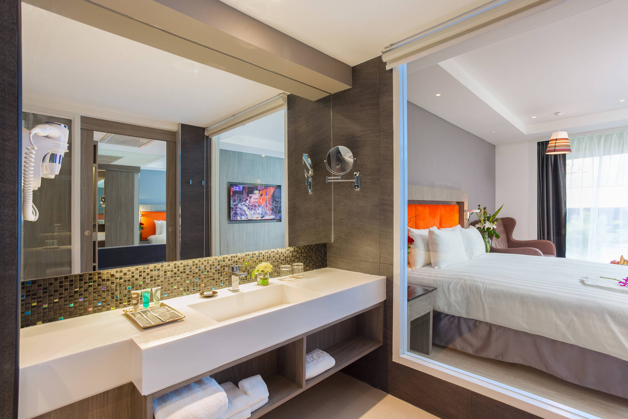 Grand 5 Hotel & Plaza Sukhumvit Bangkok