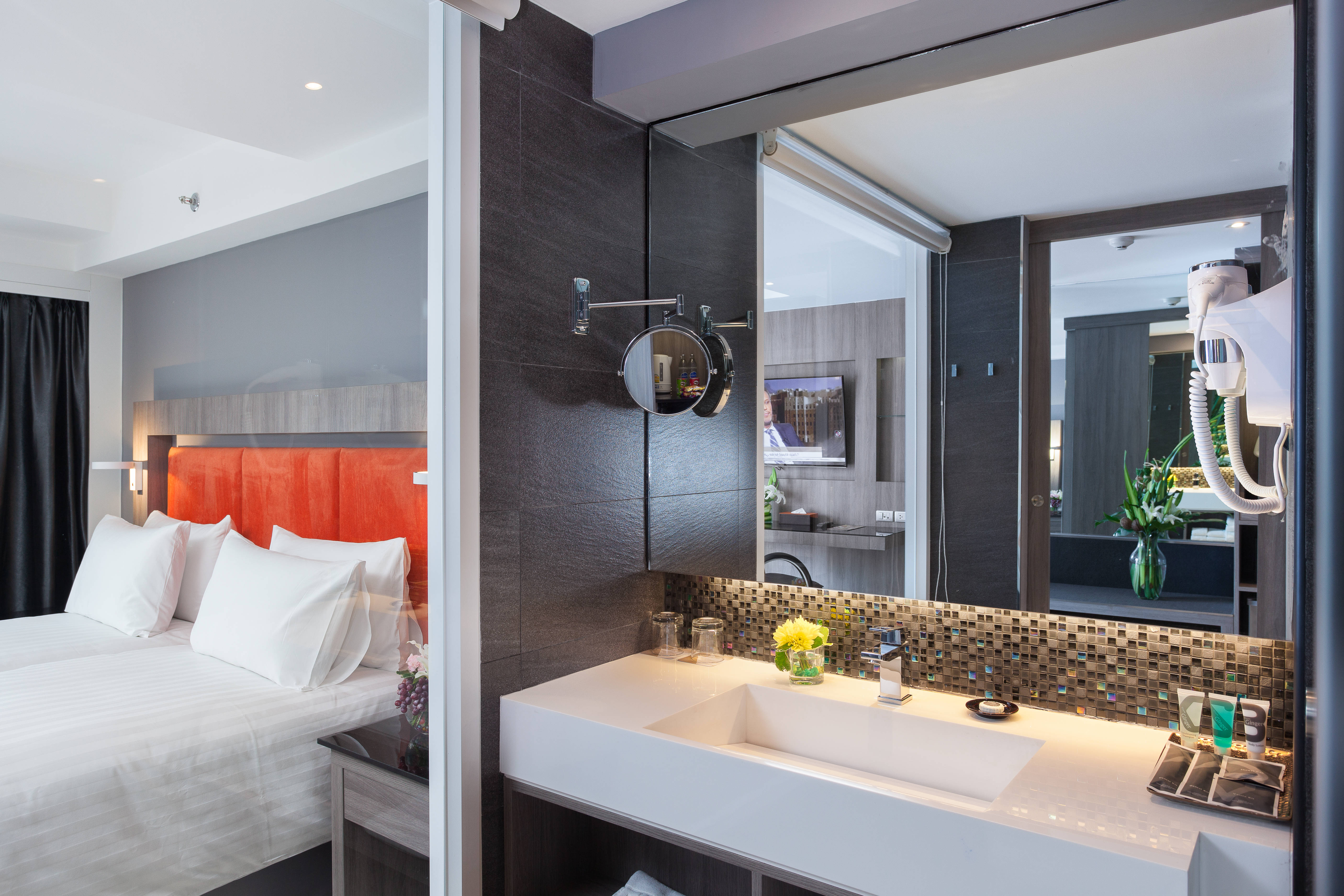 Grand 5 Hotel & Plaza Sukhumvit Bangkok