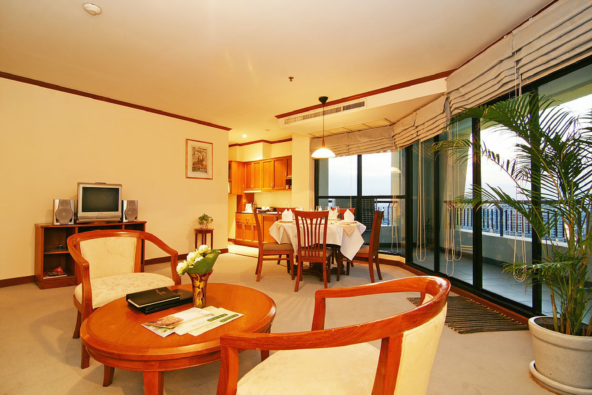 Grand Diamond Suites Hotel