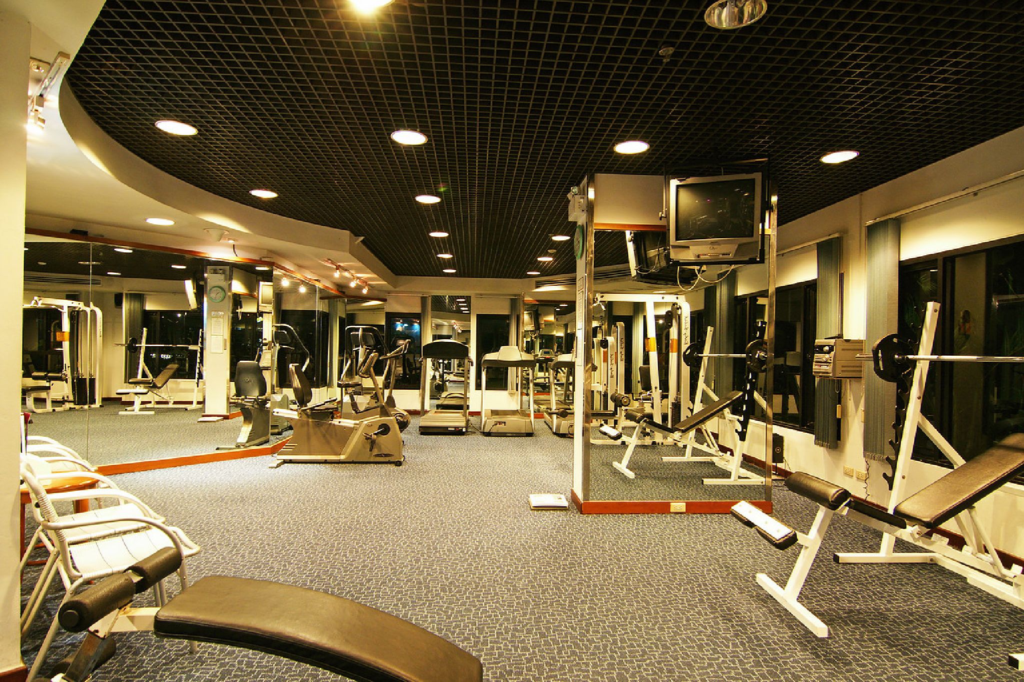 Grand Diamond Suites Hotel