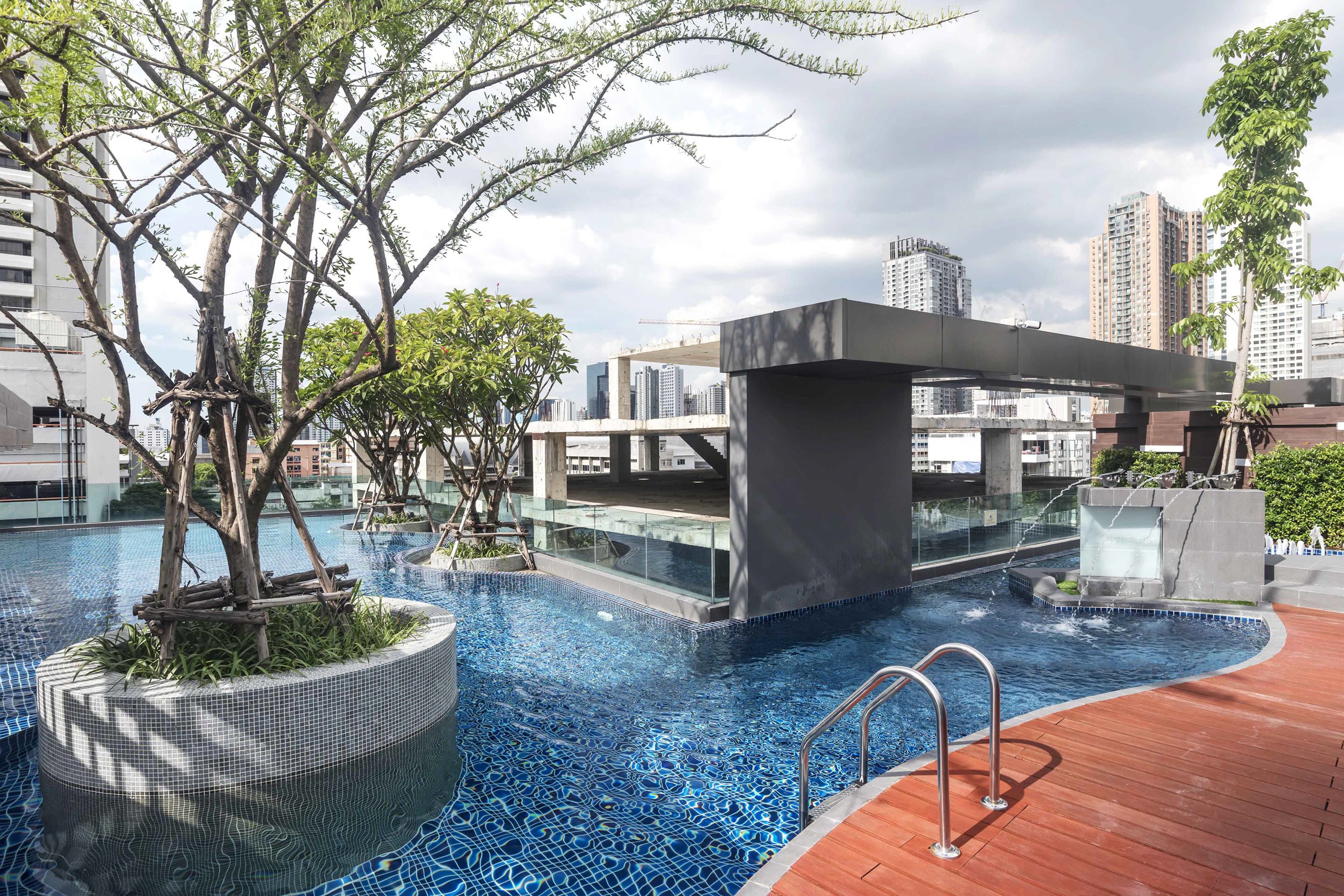 Interlux Premiers Sukhumvit 13 by Favstay