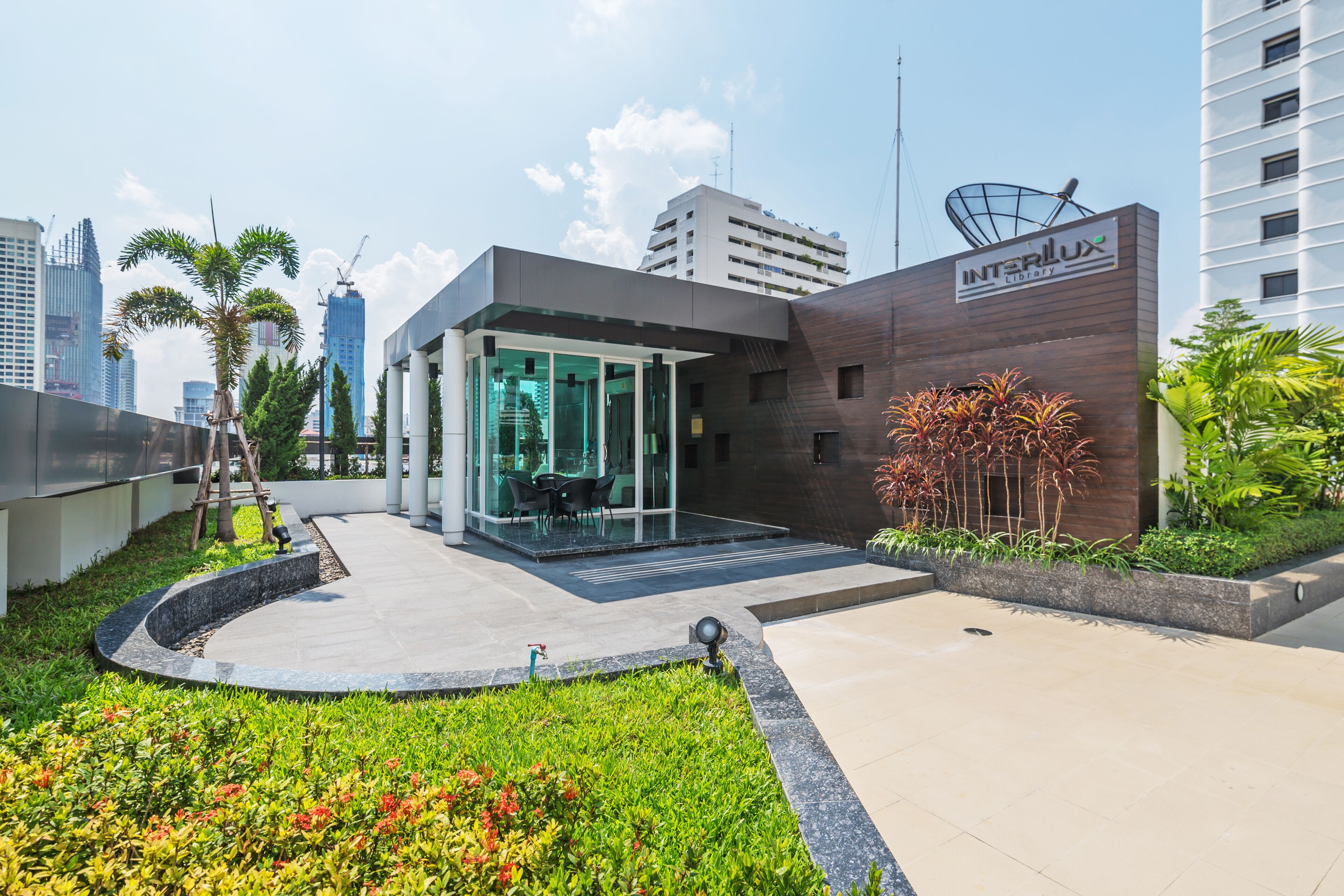 Interlux Premiers Sukhumvit 13 by Favstay