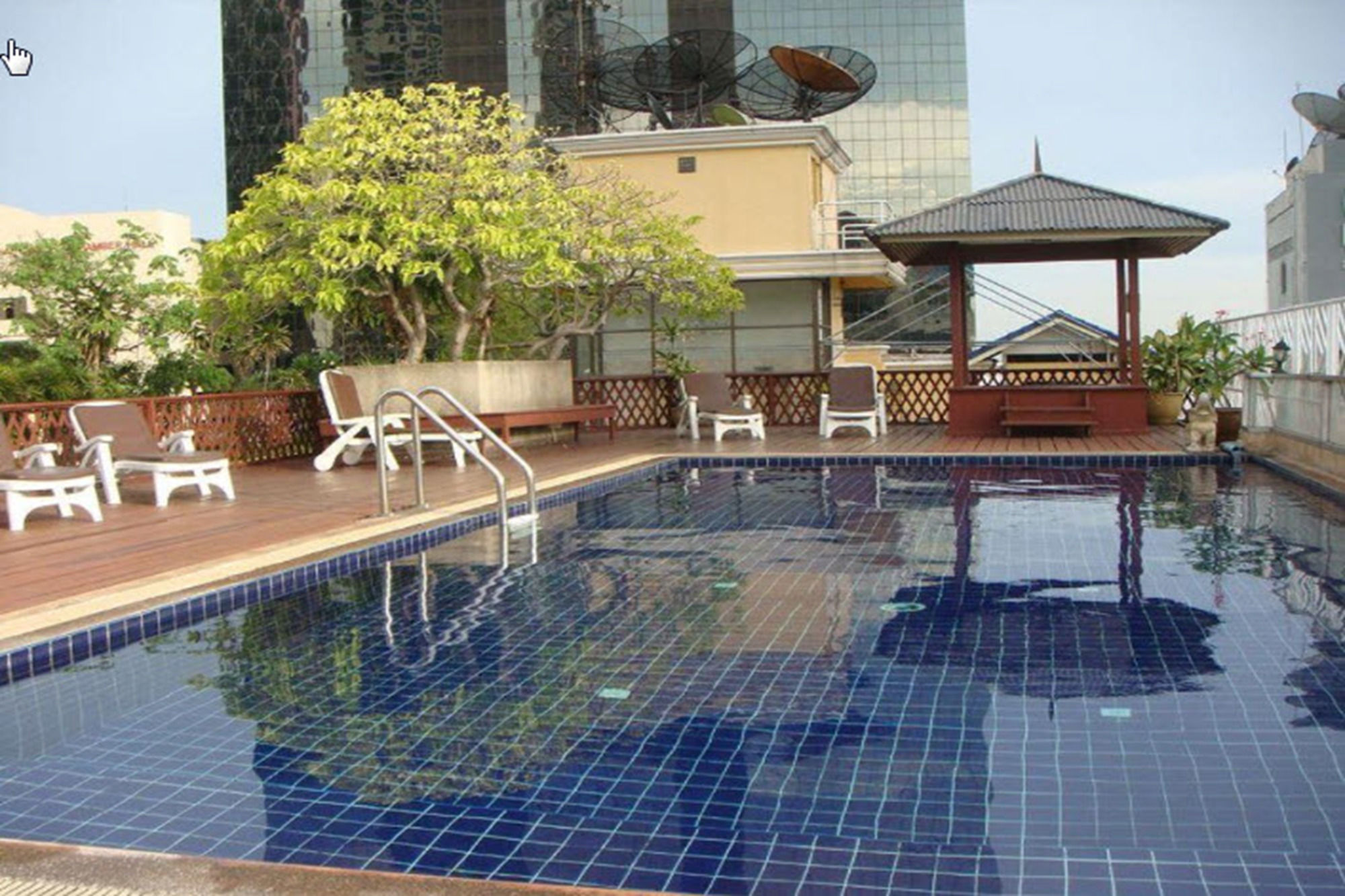 King Royal Garden Inn