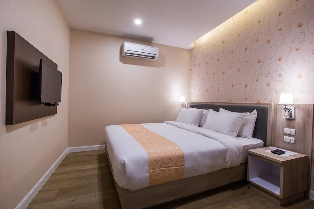 Leela Orchid Hotel
