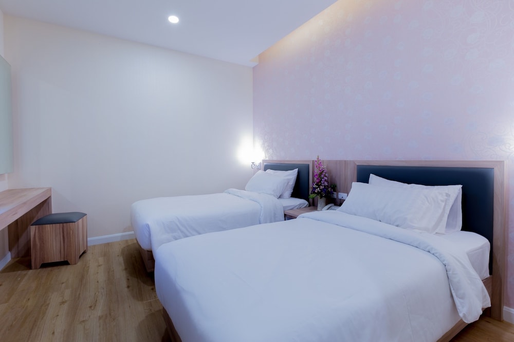 Leela Orchid Hotel