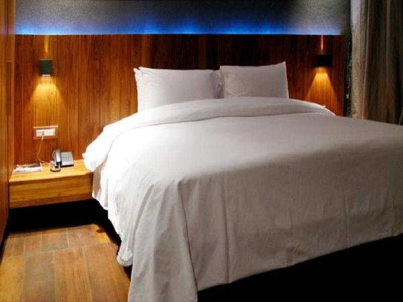 Luxx XL at Langsuan