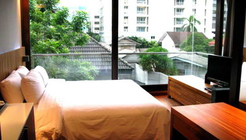 Luxx XL at Langsuan