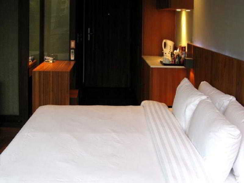 Luxx XL at Langsuan