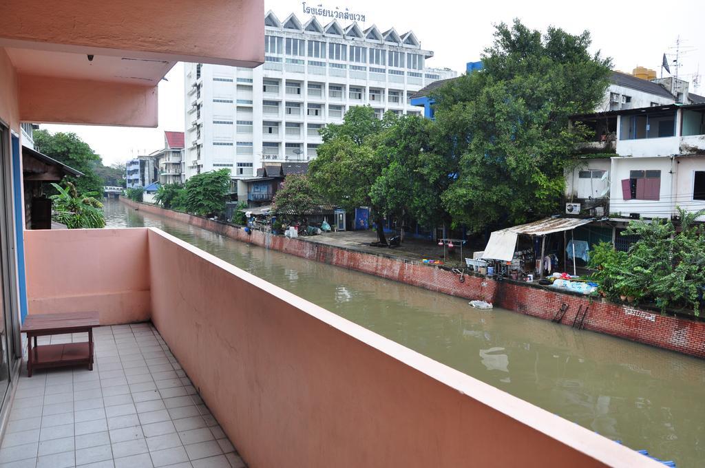 Na Banglampoo Hotel