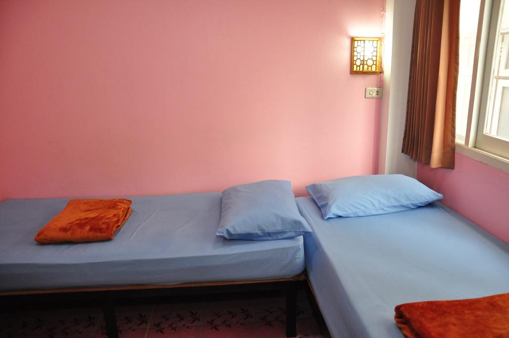 Na Banglampoo Hotel