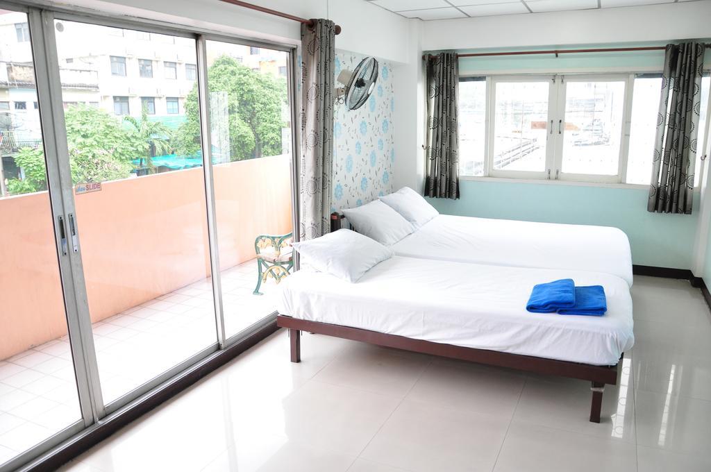 Na Banglampoo Hotel