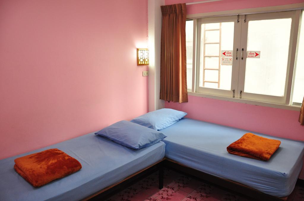 Na Banglampoo Hotel