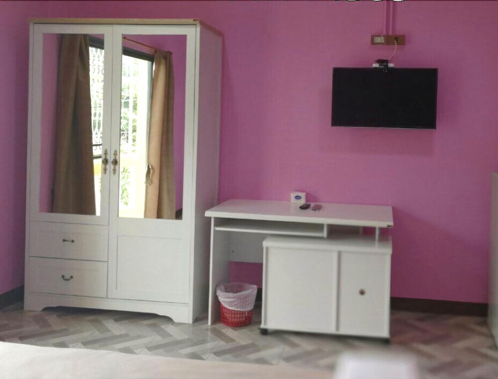 Nusreen Place