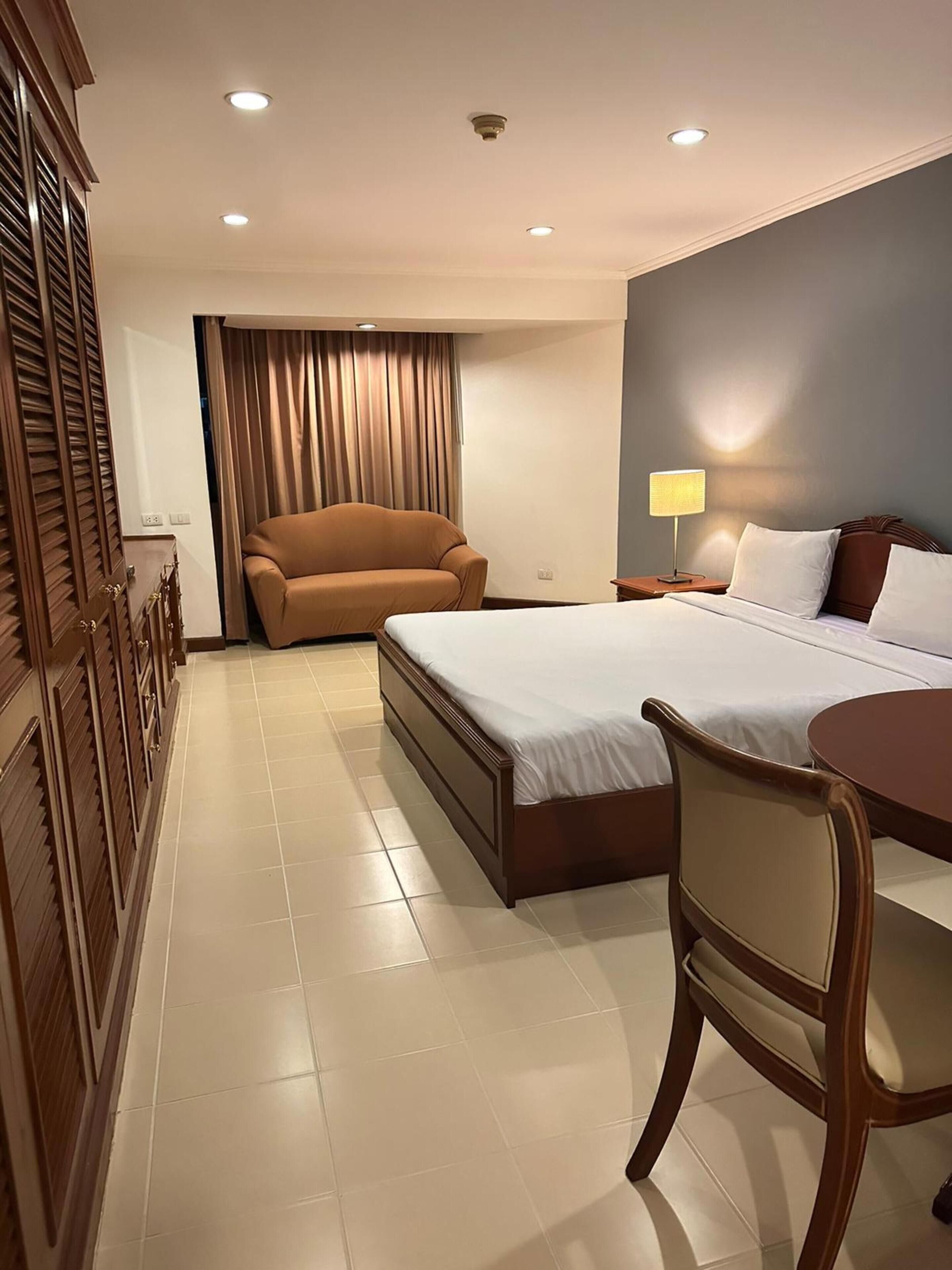 Omni Tower Direct Rooms