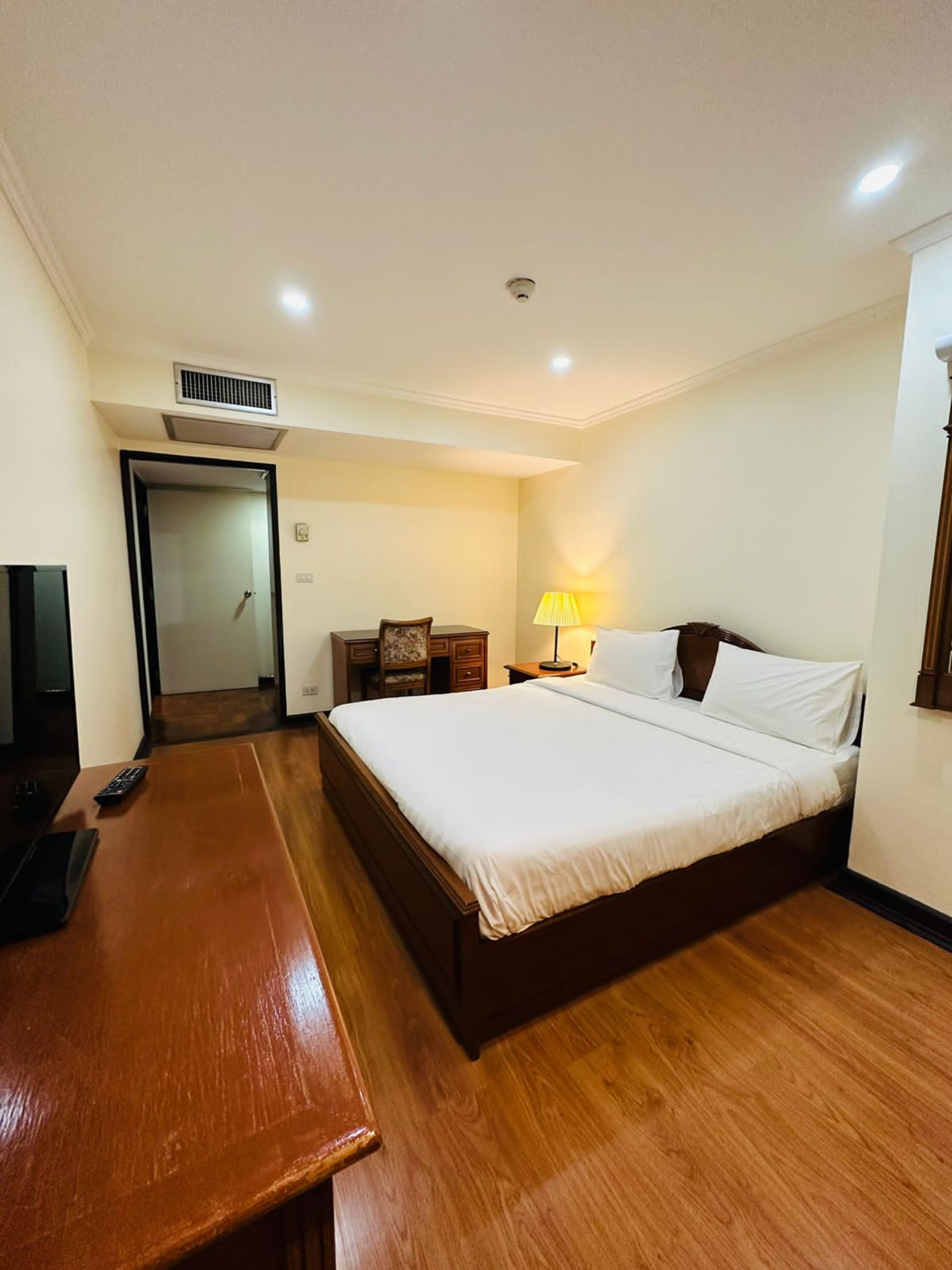 Omni Tower Direct Rooms