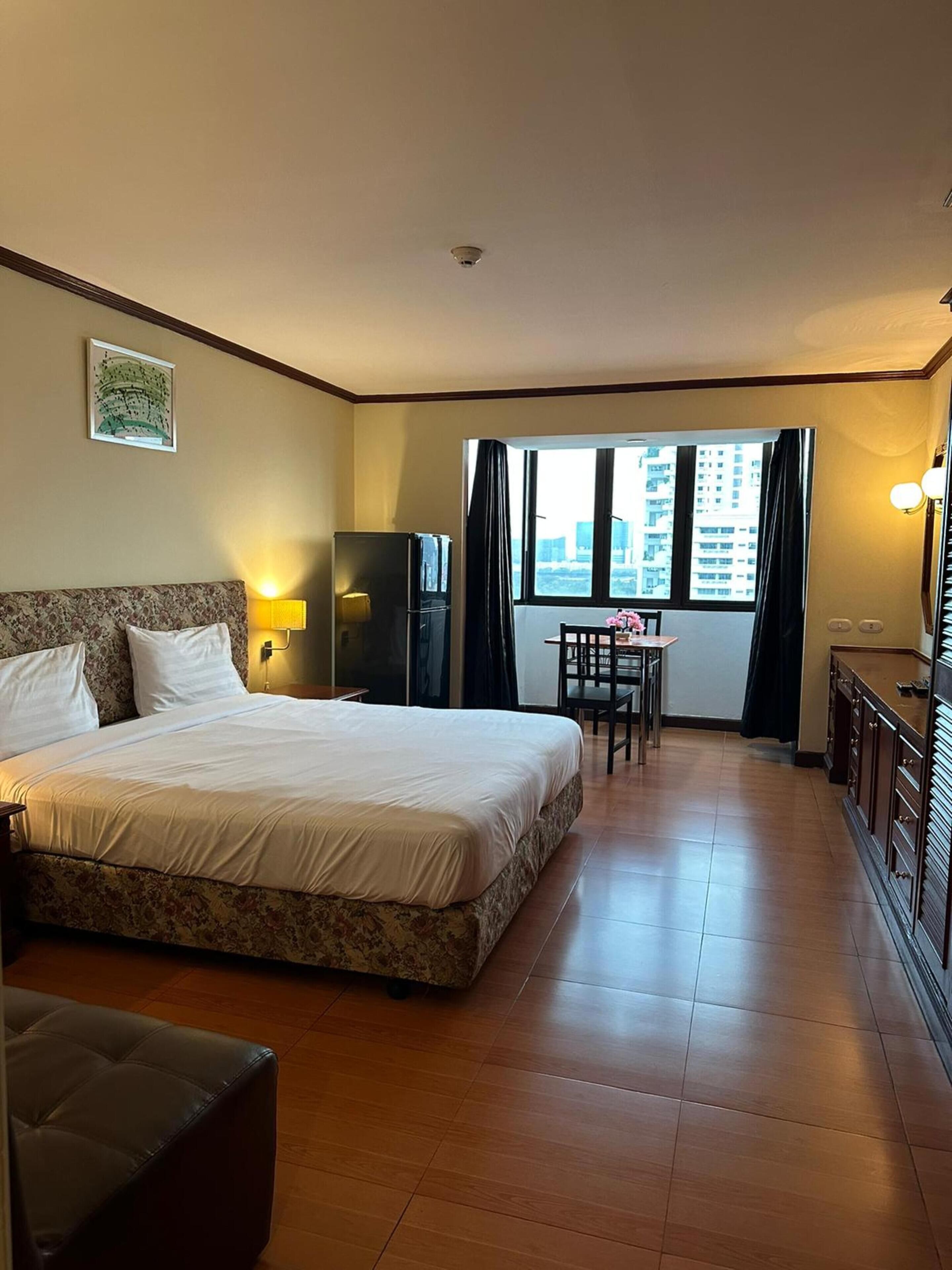 Omni Tower Direct Rooms
