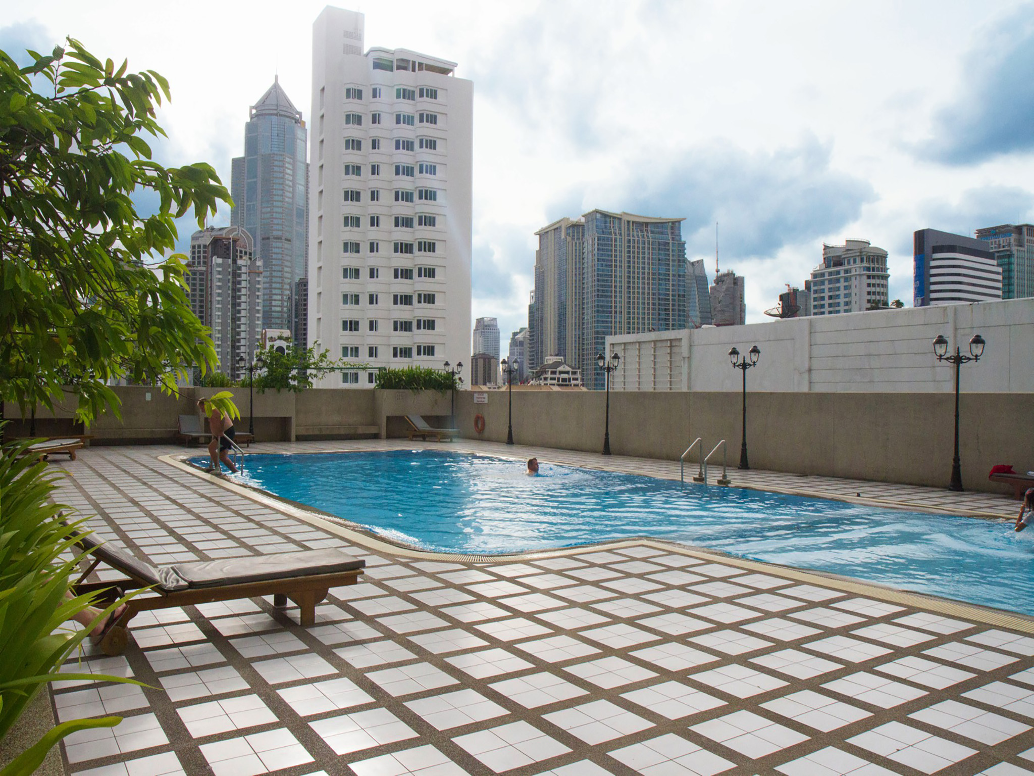 Omni Tower Syncate Suites