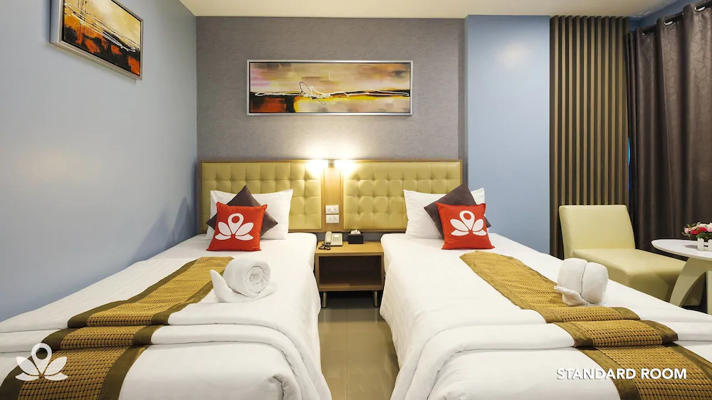 Picnic Hotel Bangkok by ZEN Rooms