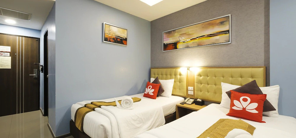 Picnic Hotel Bangkok by ZEN Rooms