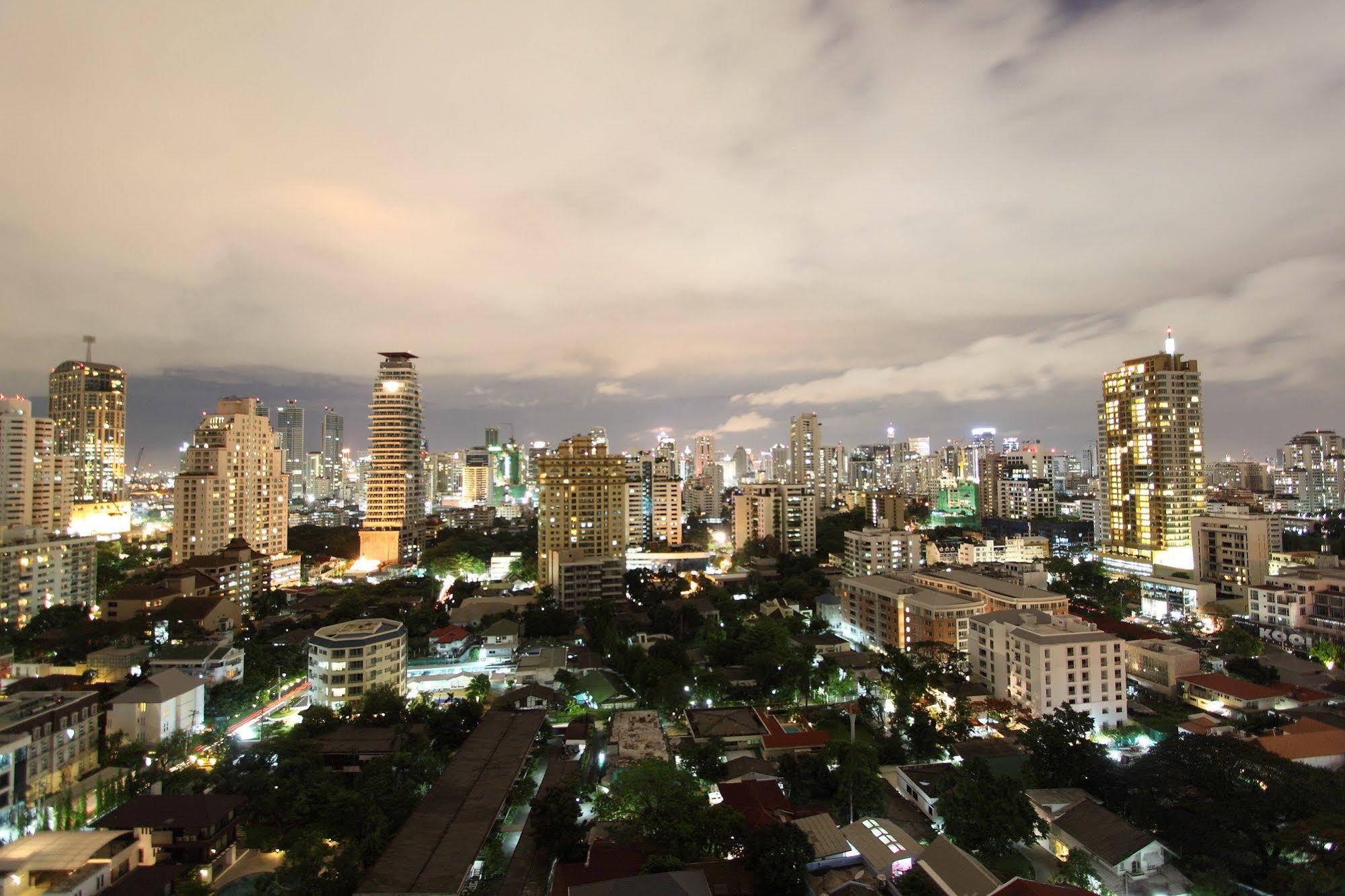 Piyathip Place Serviced Apartment