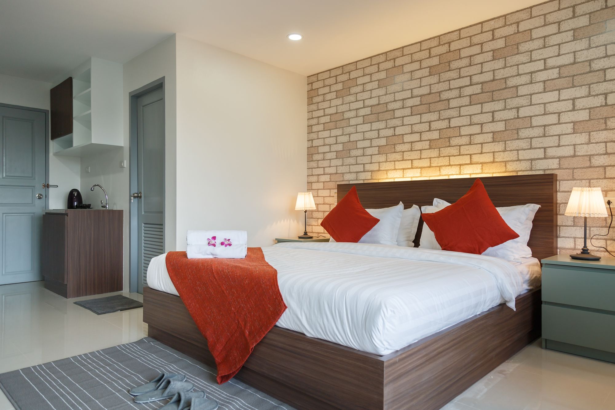Q Space Residence