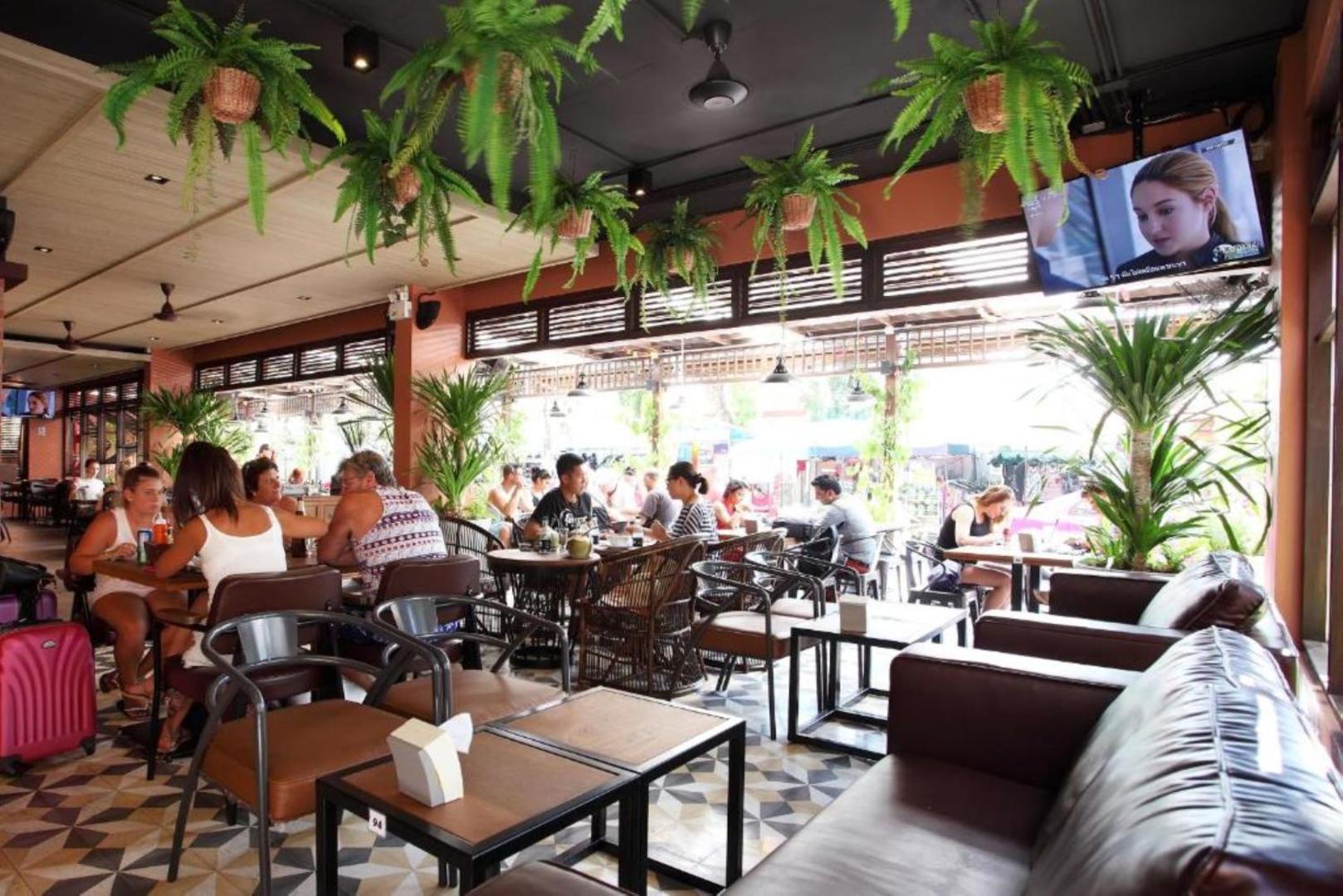 Rambuttri Village Inn & Plaza