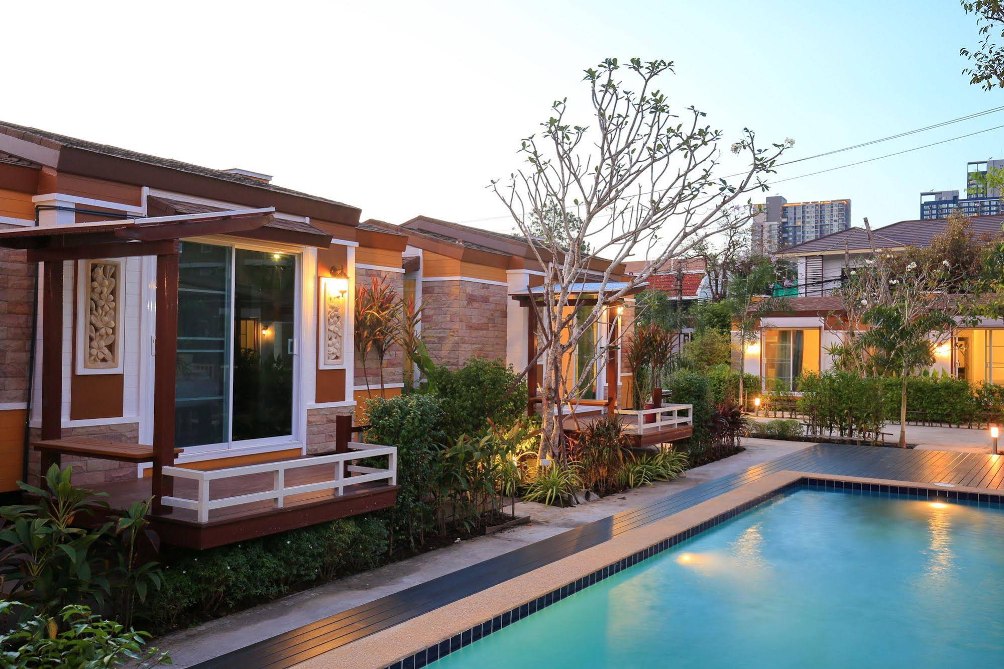 Resort M Bangkok - On Nut