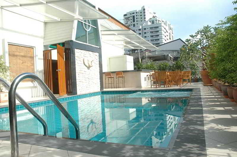 Royal Ivory Nana 4 Hotel