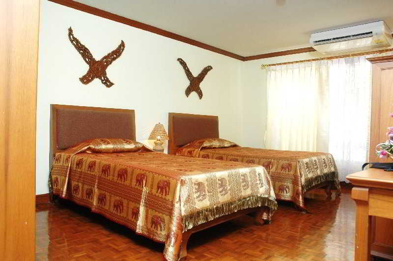 Royal Ivory Nana 4 Hotel