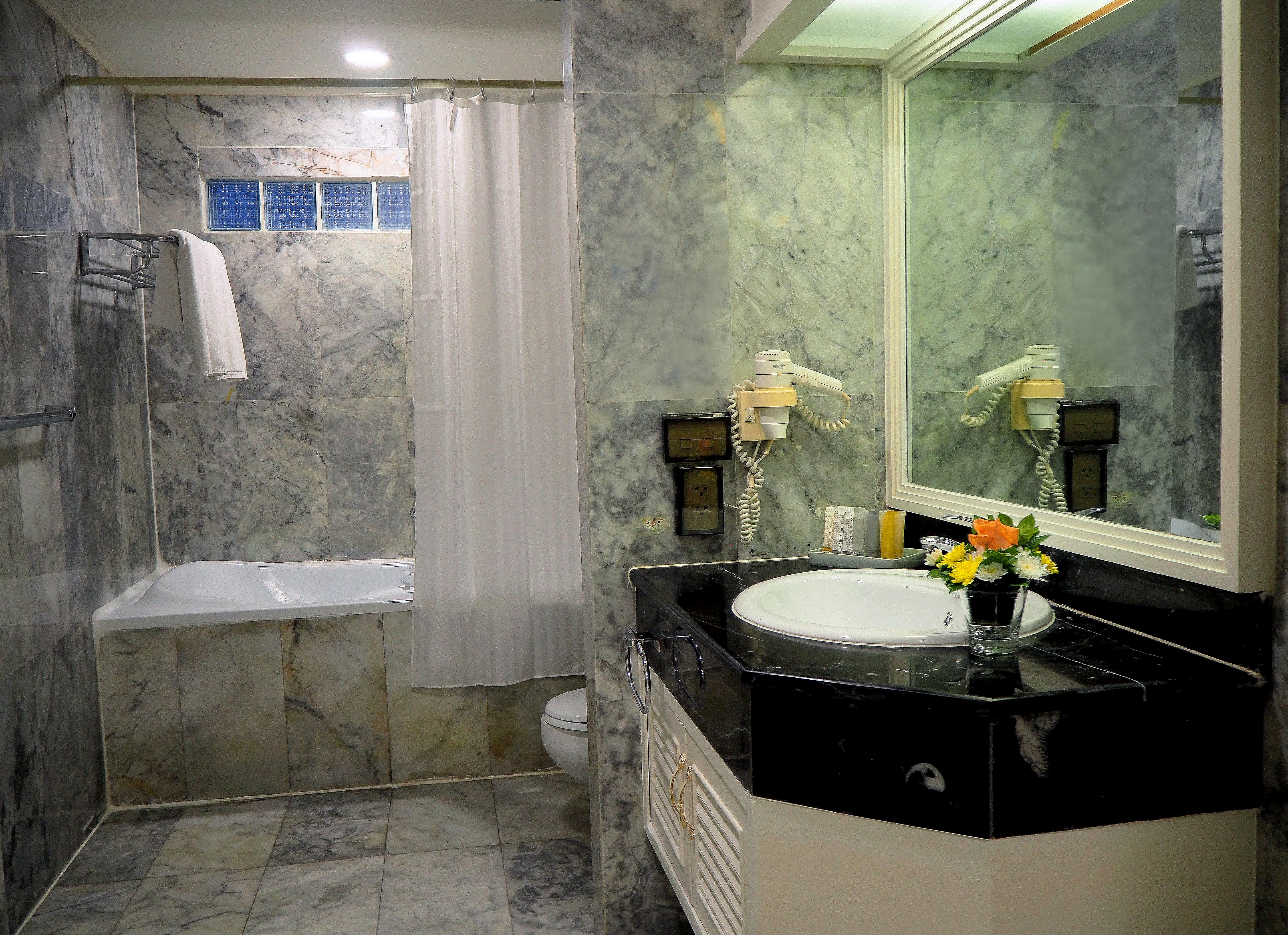 Royal President Suites