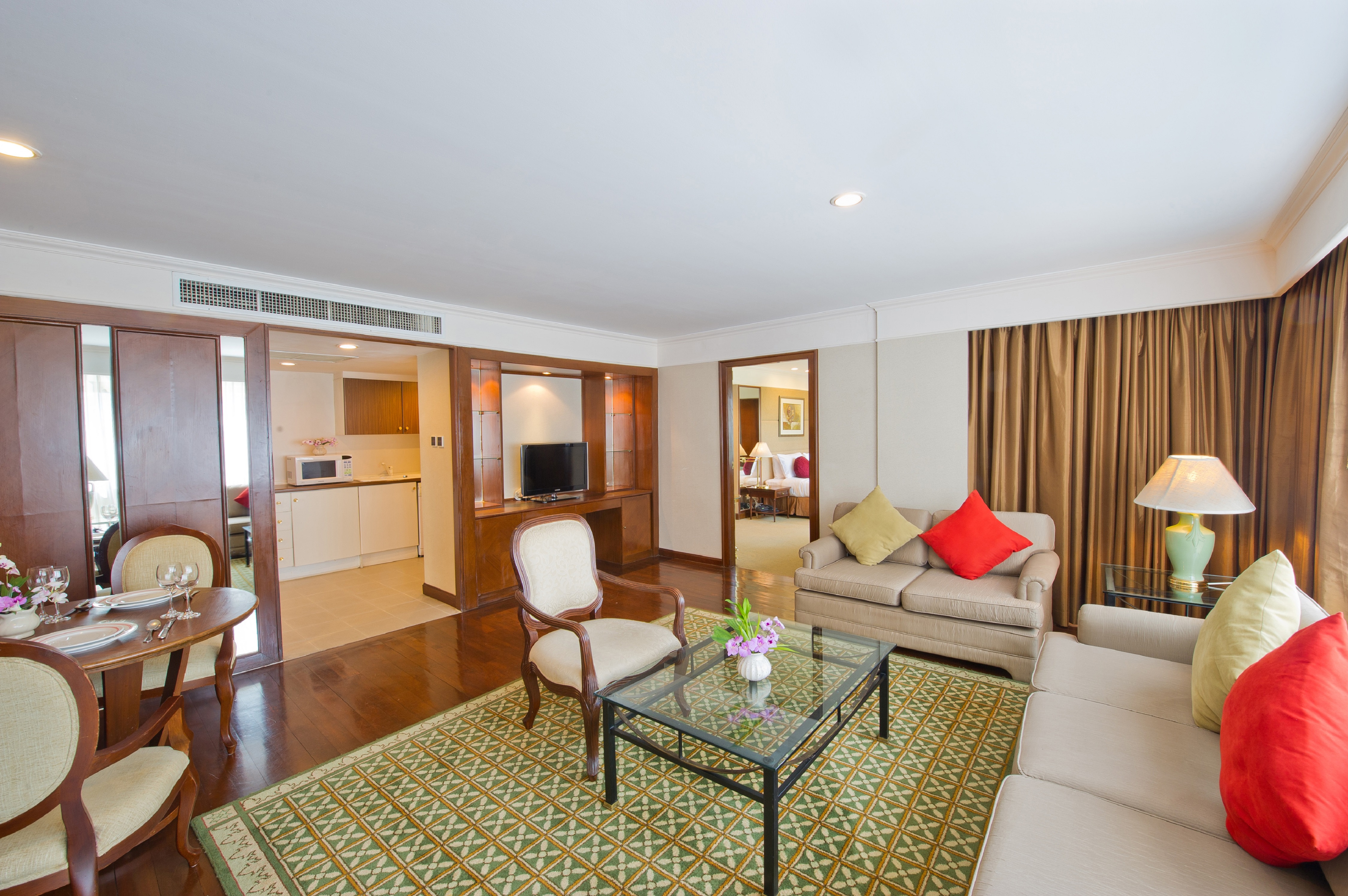Royal President Suites