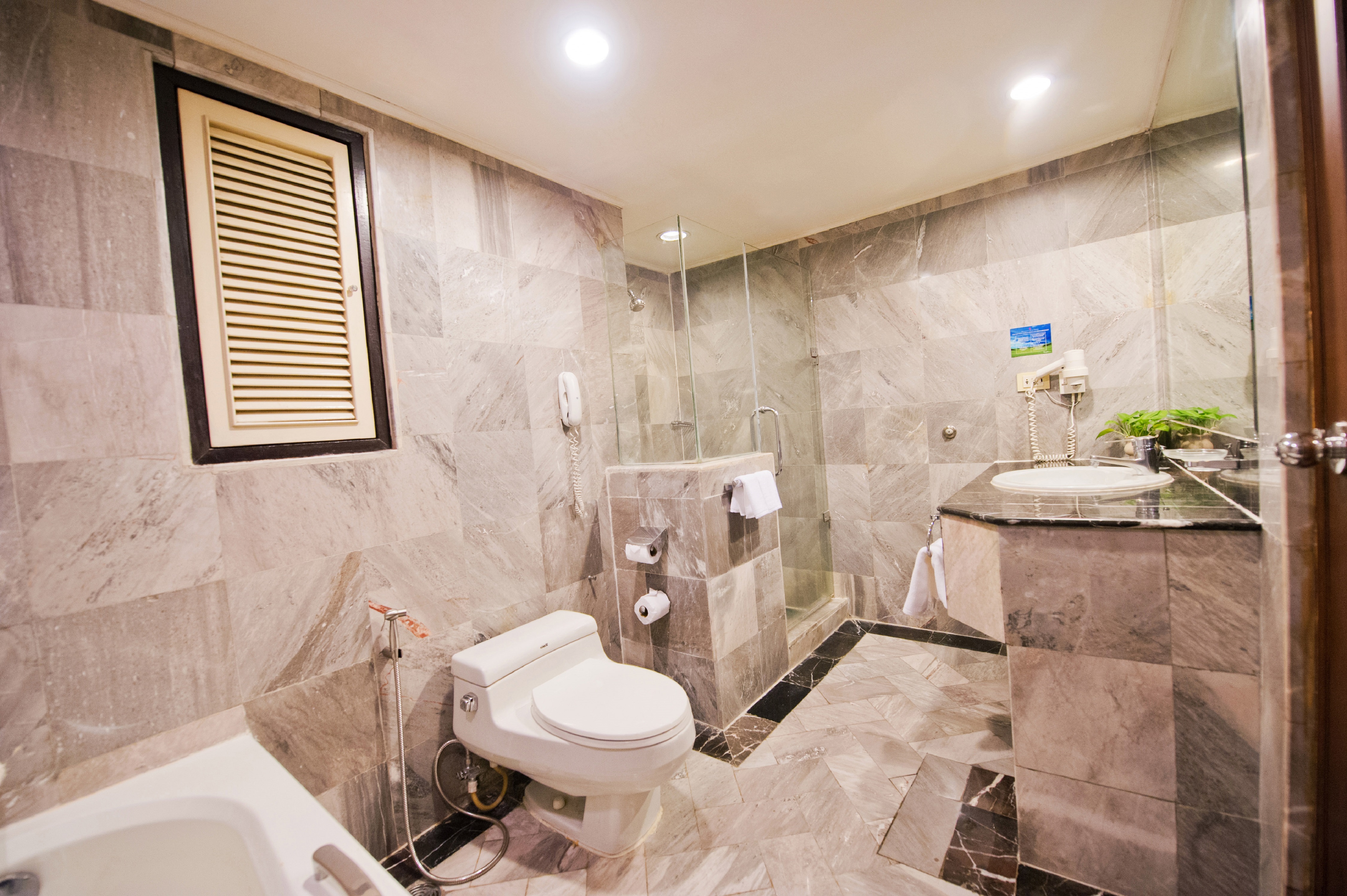 Royal President Suites