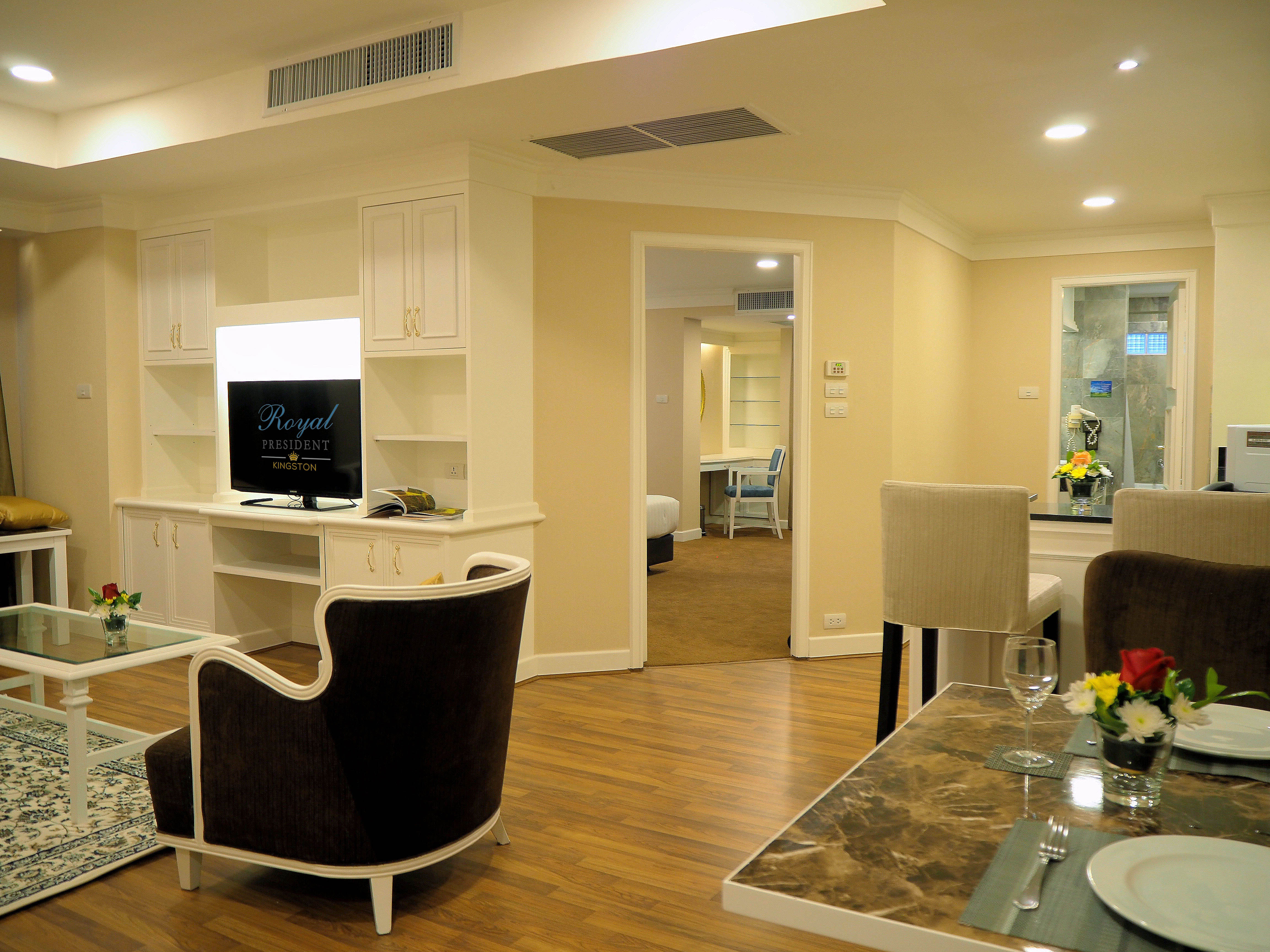 Royal President Suites