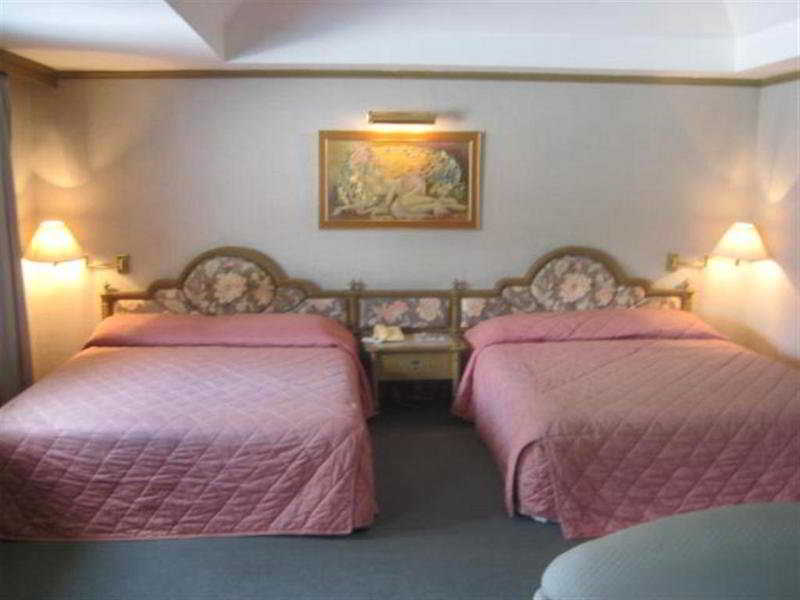 Sawasdee Langsuan Inn