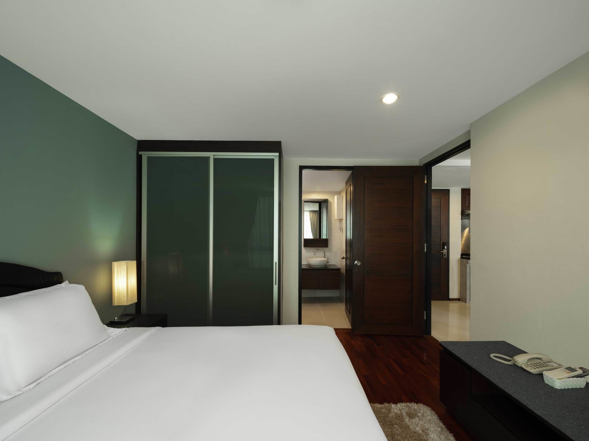 Silom Lofts Luxury Service Apartment