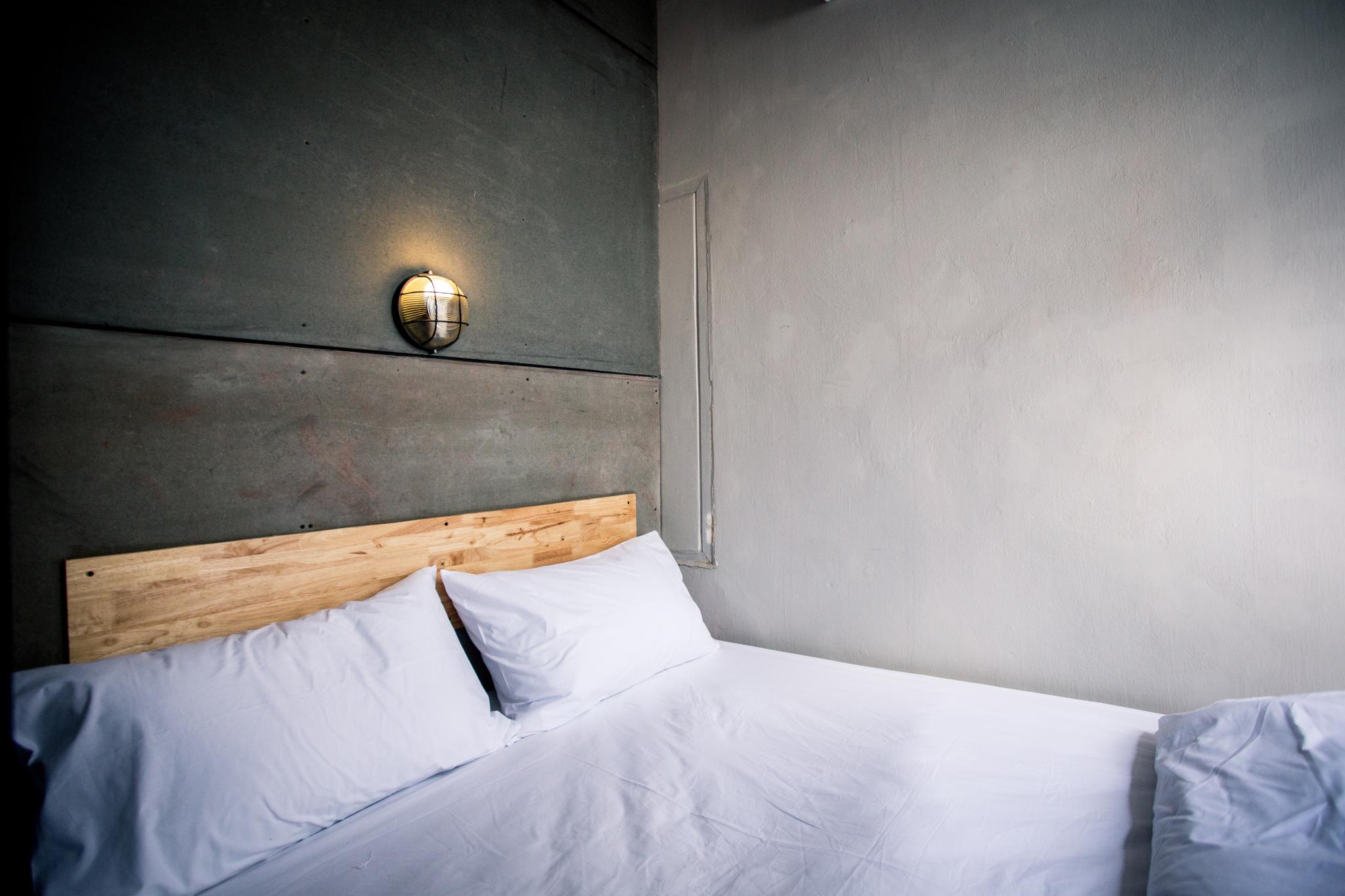Sleepy Dealer Hostel Bar