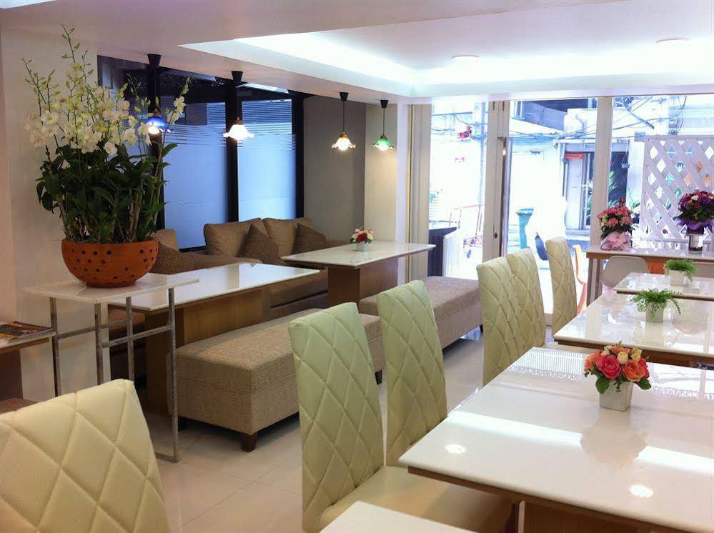 Smile Society Boutique Hostel