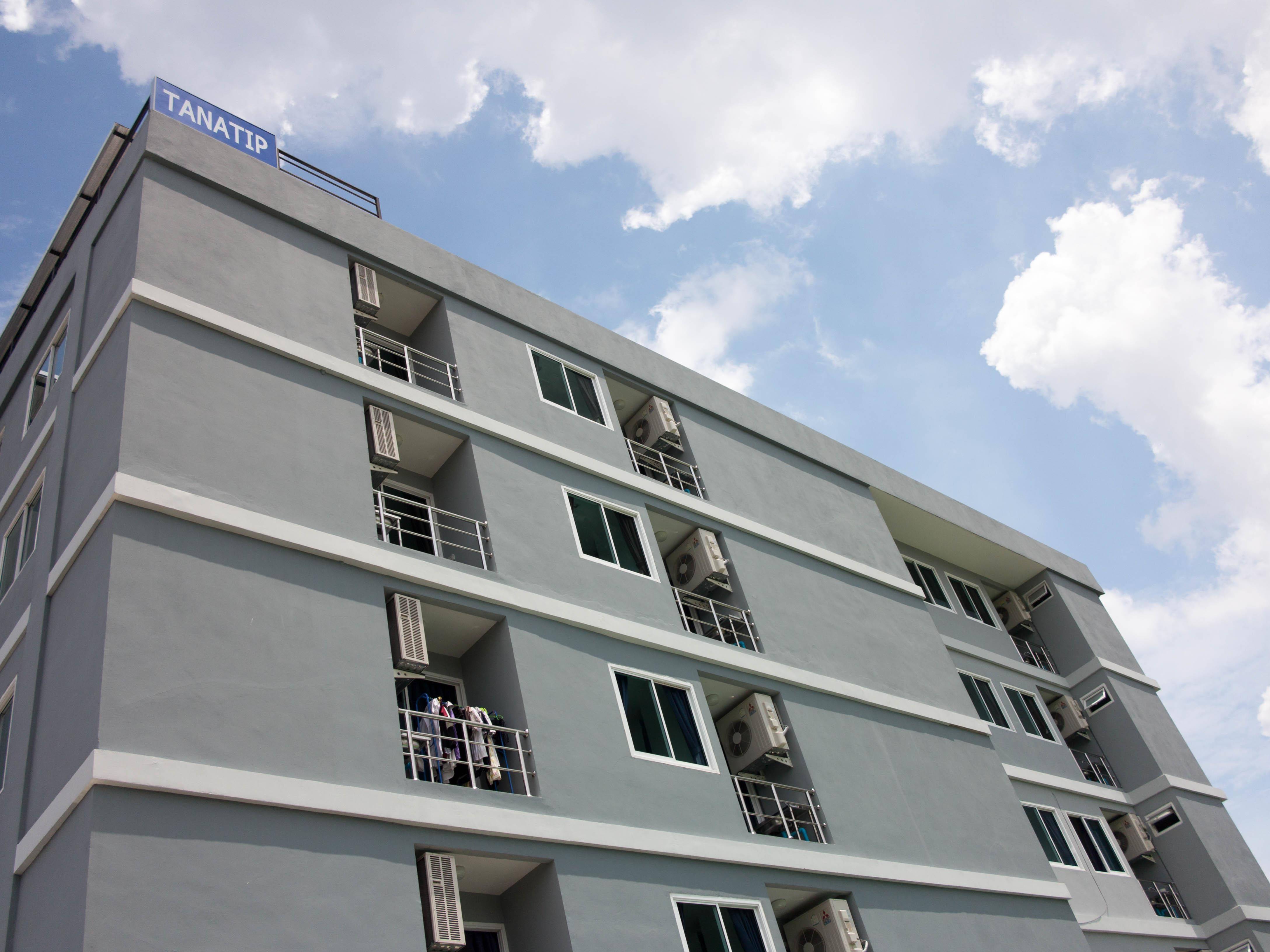 Tanatip Place