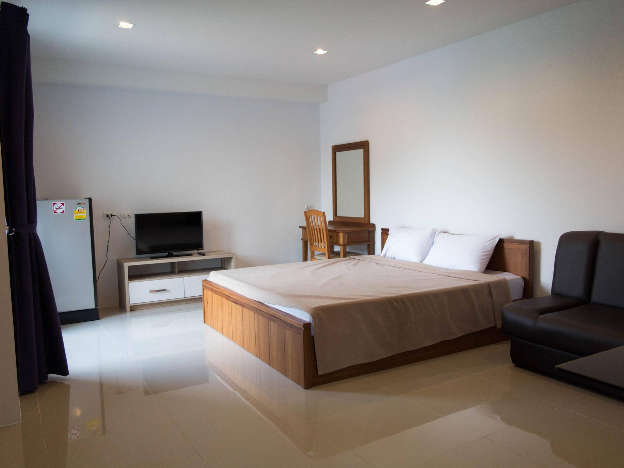 Tanatip Place