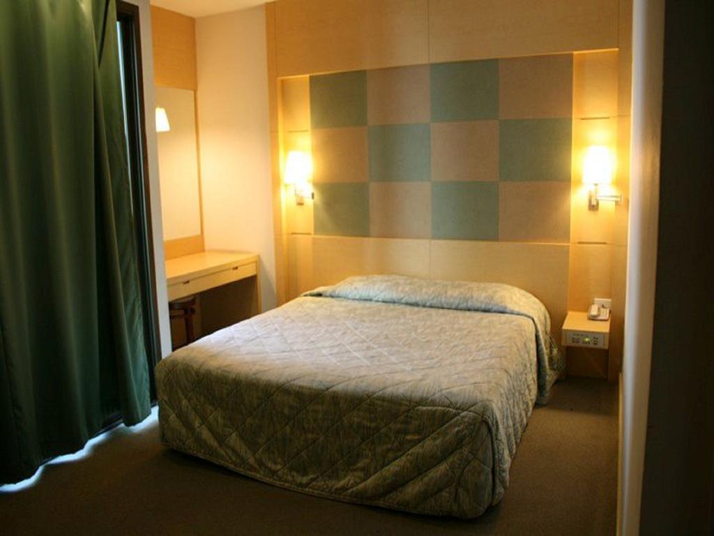 Ten Stars Inn