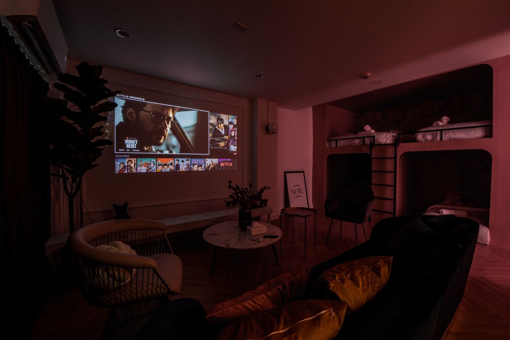 Theme Boutique Hotel