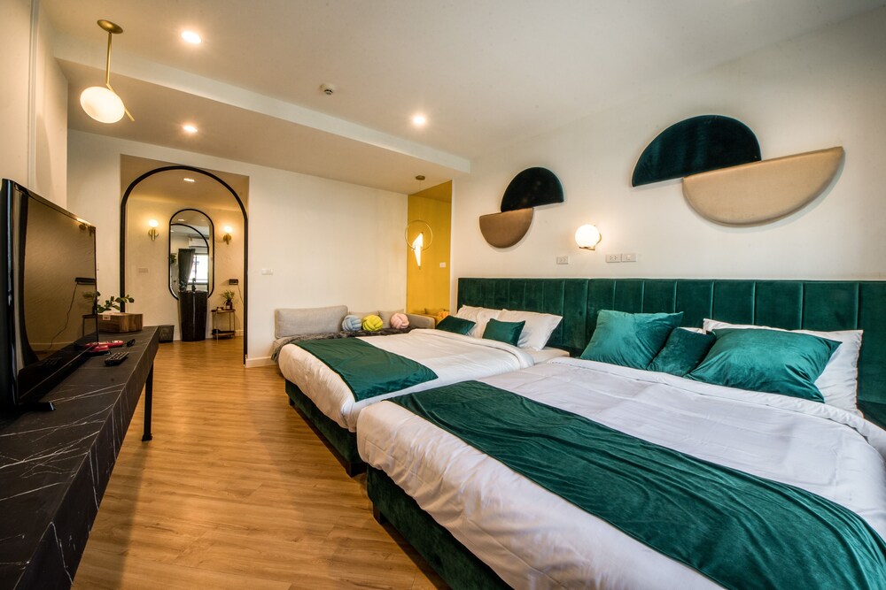 Theme Boutique Hotel