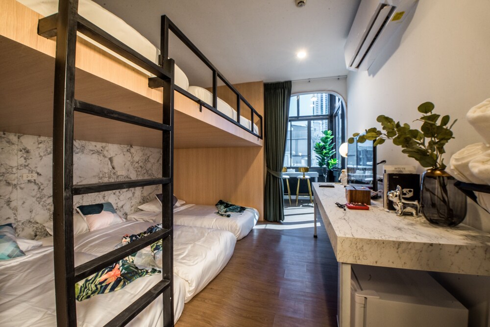Theme Boutique Hotel