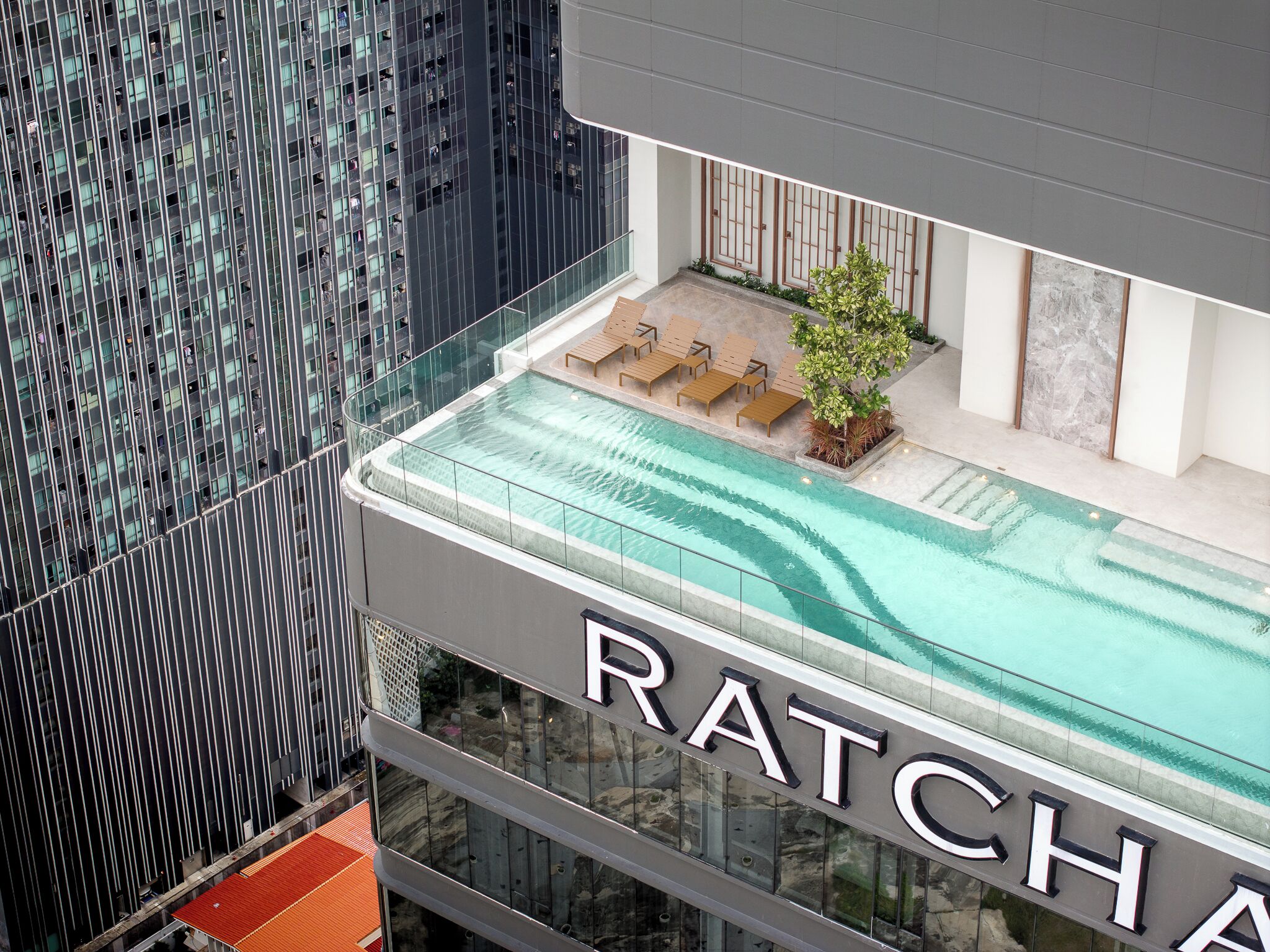 The Quarter Ratchayothin by UHG