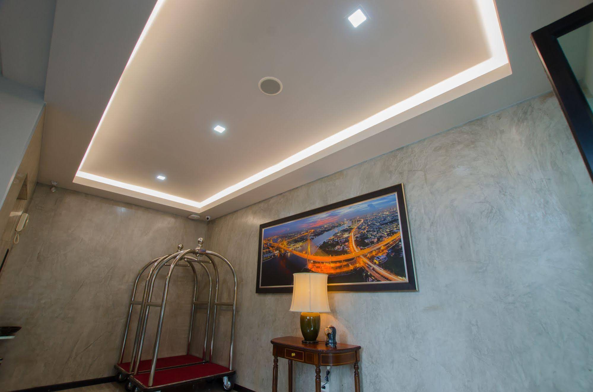 The Riche Boutique