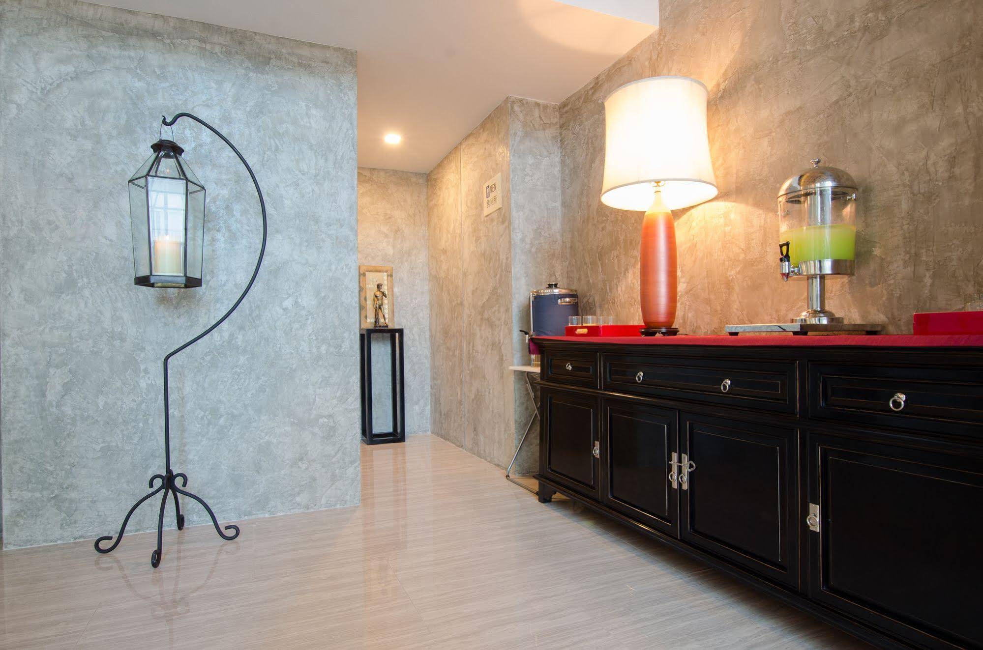 The Riche Boutique