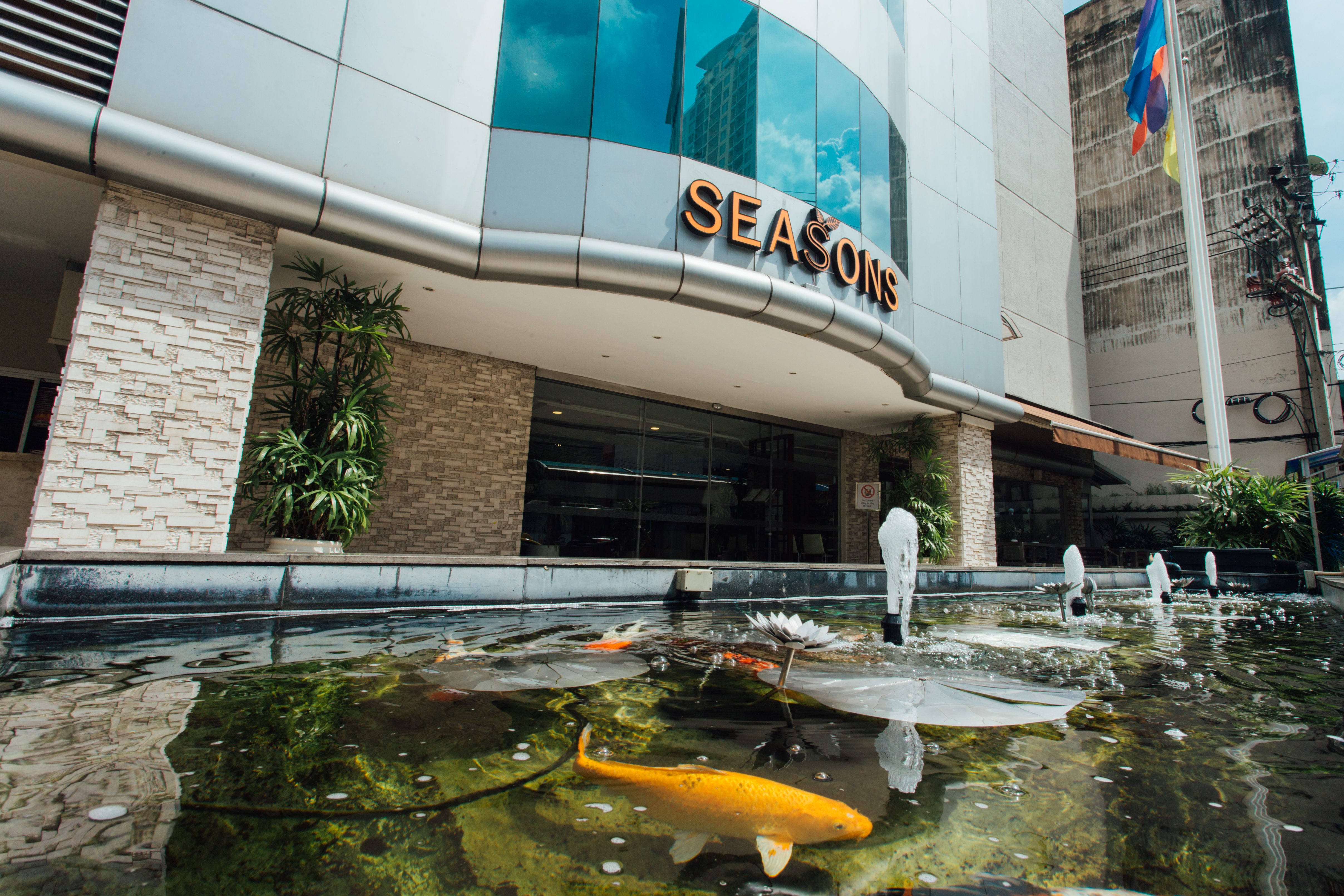 The Seasons Bangkok Siam