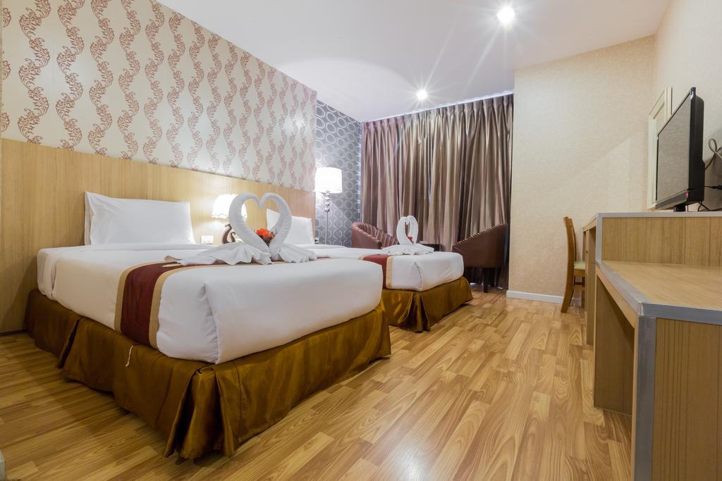 Three Seasons Place Hotel